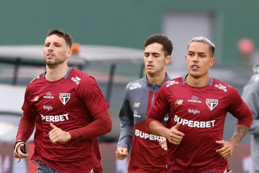 Elenco do São Paulo treina na pré-temporada nos EUA