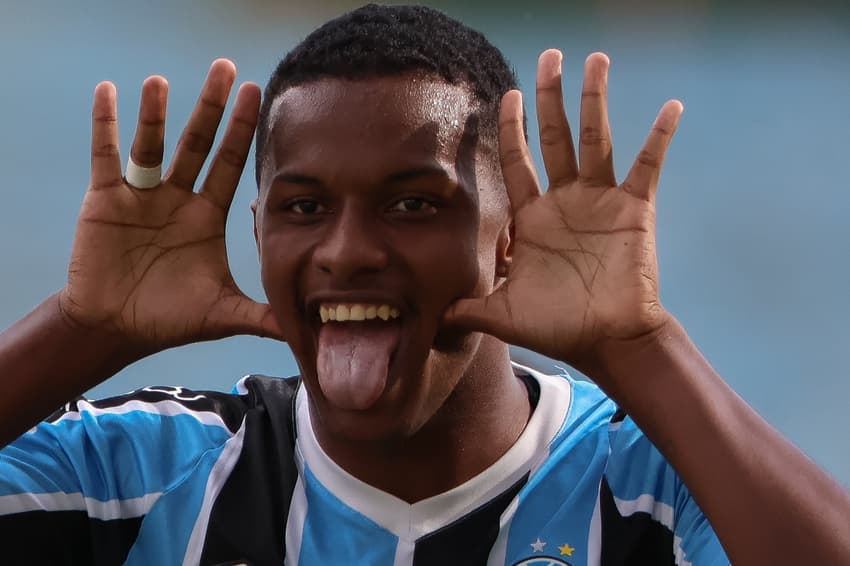 Jogos de hoje: Jardiel comemora gol pelo Grêmio na Copinha 2025 (Foto: Joisel Amaral/AGIF)