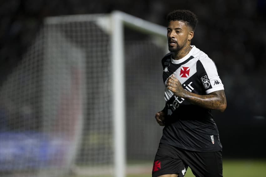 Jogos de hoje: Em seu quarto jogo, o Vasco, de Paulinho, tenta a primeira vitória no Campeonato Carioca 2025 (Foto: Jorge Rodrigues/AGIF)