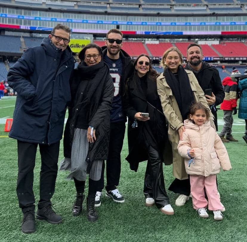 Léo Ortiz visita o Gillete Stadium (Foto: Reprodução)