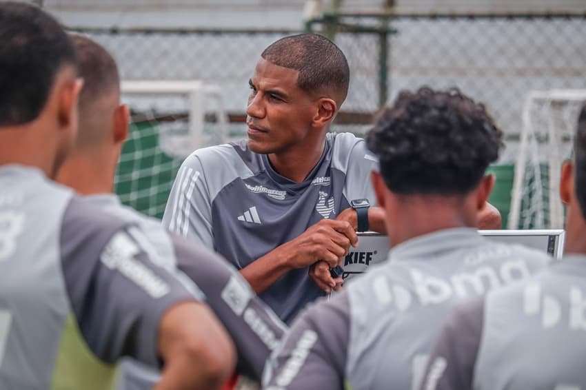 Leonardo Silva, técnico do Atlético-MG na Copinha