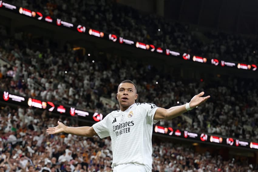 Mbappé celebra gol pelo Real Madrid na Supercopa da Espanha (Foto: Haitham Al-Shukairi/AFP)