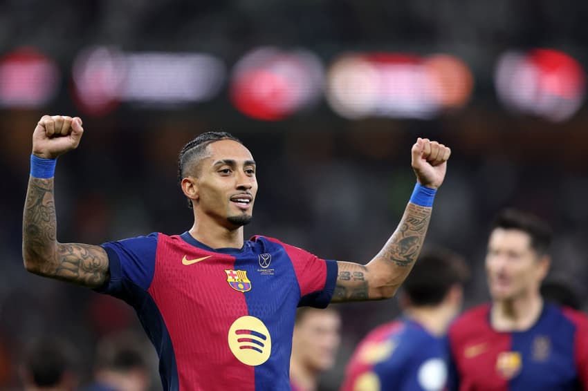 Raphinha, atacante do Barcelona, comemora gol contra o Real Madrid na Supercopa da Espanha (Foto: Haitham-Shukairi/AFP)