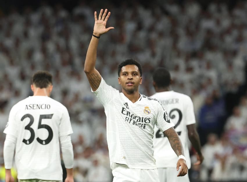 Rodrygo comemora gol pelo Real Madrid (Foto: Pierre-Philippe Marcou/AFP)