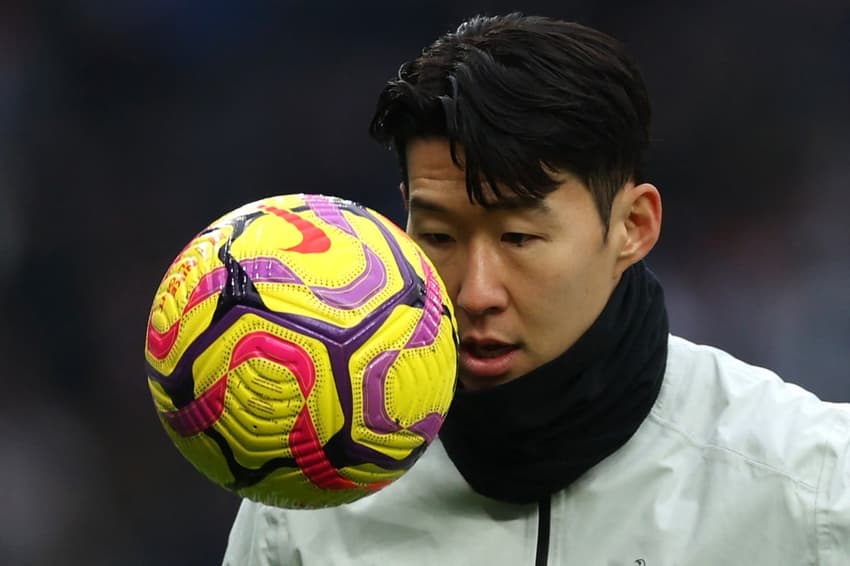 Jogos de hoje: Tottenham, de Son, pega o Liverpool em jogaço pela Copa da Liga Inglesa (Foto: Adrian Dennis / AFP)