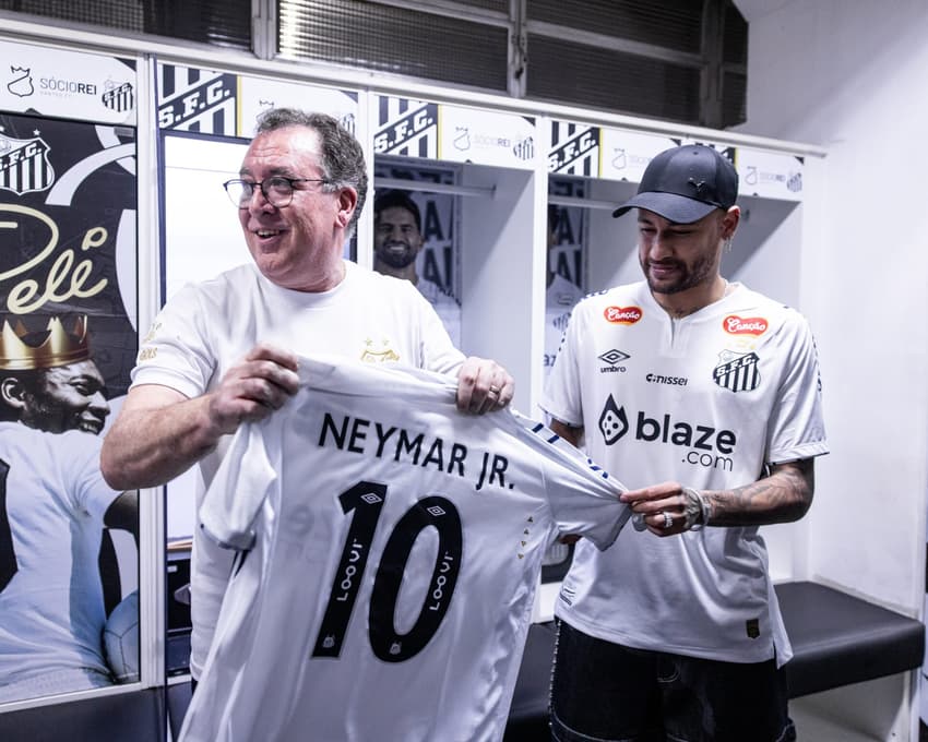 Santos fecha acordo com novo patrocinador após chegada de Neymar