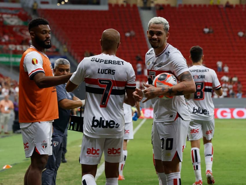 Luciano marcou dois gols no empate do São Paulo com o Velo Clube no estadual