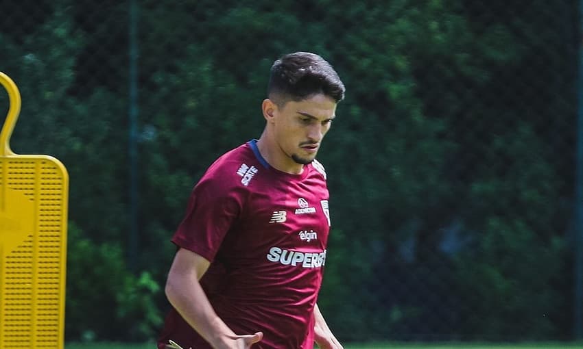 Pablo Maia no treino do São Paulo no CT da Barra Funda