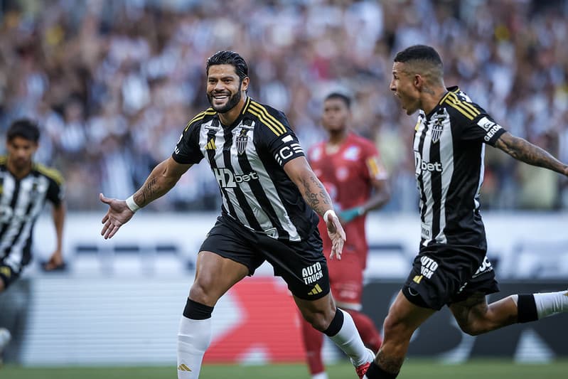 Atacante Hulk comemora primeiro gol contra o Tombense (Foto: Pedro Souza/Atlético)