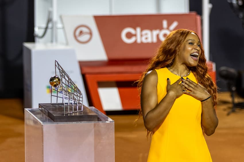 Rebeca Andrade na cerimônia de abertura do Rio Open 2025 (Foto: Reprodução/RioOpen)