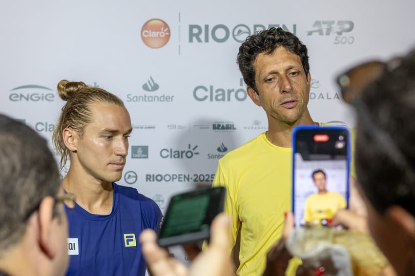 Rafael Matos e Marcelo Melo na zona mista do Rio Open (Foto: Fotojump)