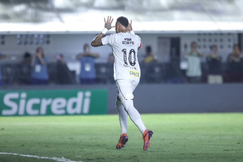 Neymar acumula um gol em cinco jogos pelo Peixe desde o retorno ao clube da Baixada Santista. (Foto: Reinaldo Campos/AGIF)