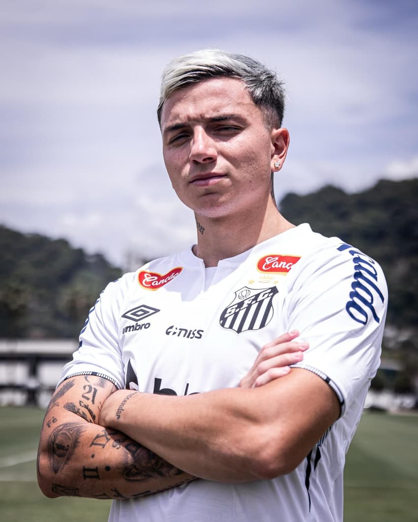 Álvaro Barreal jogou a última temporada pelo Cruzeiro ( Foto: Santos FC)
