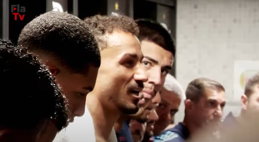 Danilo durante discurso no vestiário do Flamengo (Foto: Reprodução/FlaTV)