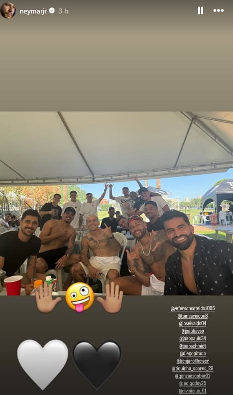 Neymar registra nas redes sociais momento de confraternização com elenco do Peixe após o treino no CT Rei Pelé (Foto: Reprodução/instagram)