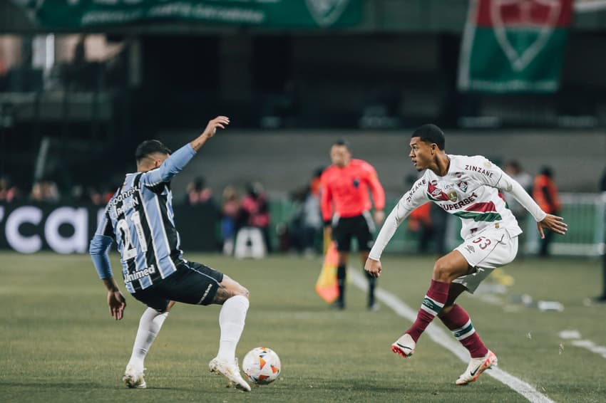 Esquerdinha em ação pelo Fluminense contra o Grêmio, pela Libertadores em 2024