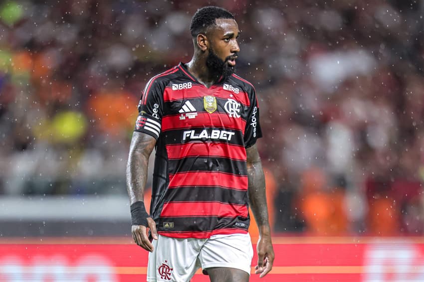 Gerson durante clássico entre Flamengo e Botafogo, pela Supercopa do Brasil