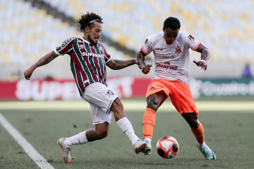 Guga em ação pelo Fluminense contra o Nova Iguaçu, no Campeonato Carioca