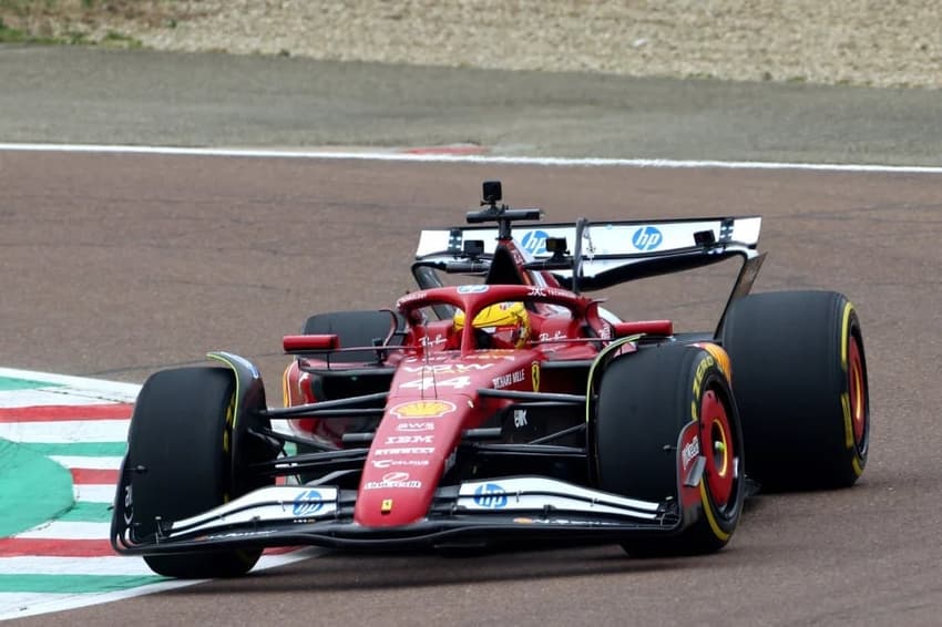 Lewis-Hamilton-SF25-Ferrari-2