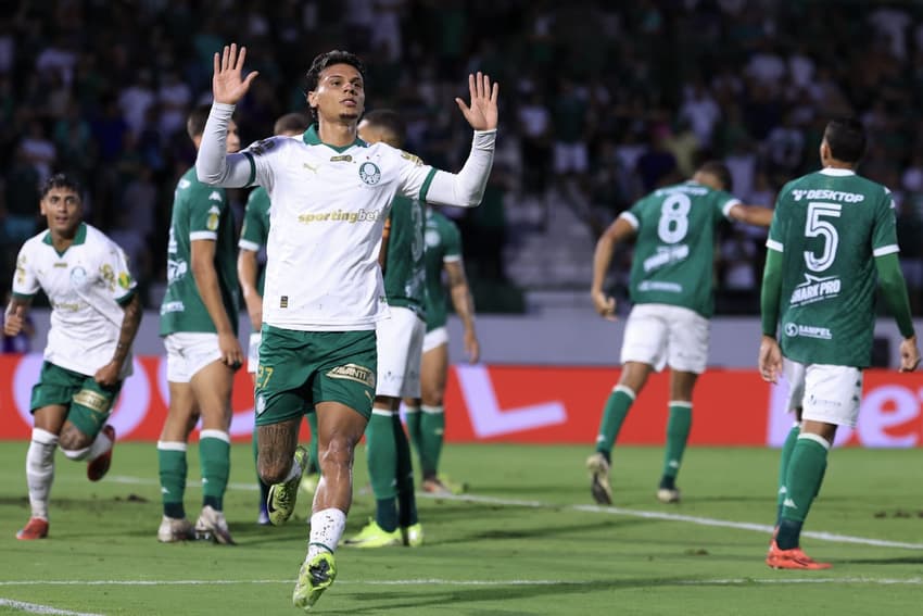 Jogos de hoje: Richard Ríos, do Palmeiras, comemora seu gol durante partida contra o Guarani, no Estádio Brinco de Ouro, pelo Campeonato Paulista de 2025 (Foto: Marcello Zambrana/GazetaPress)