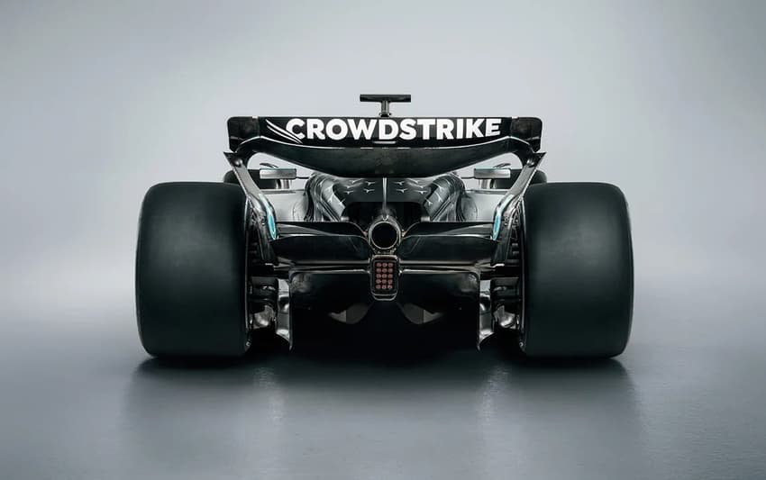 Traseira-Mercedes-AMG-F1-W16-2025-lancamento-Foto-3