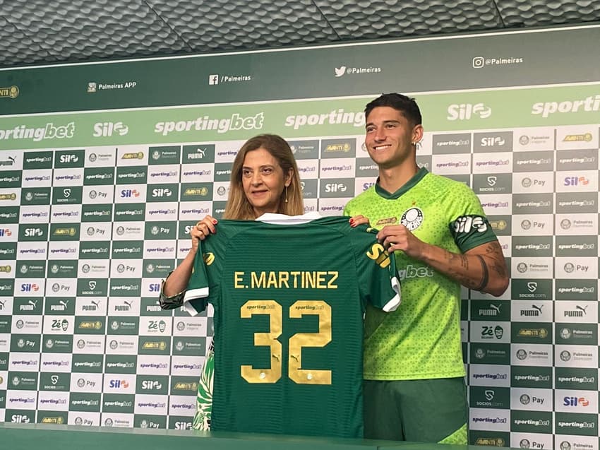 Emiliano Martínez usará a camisa 32 no Palmeiras