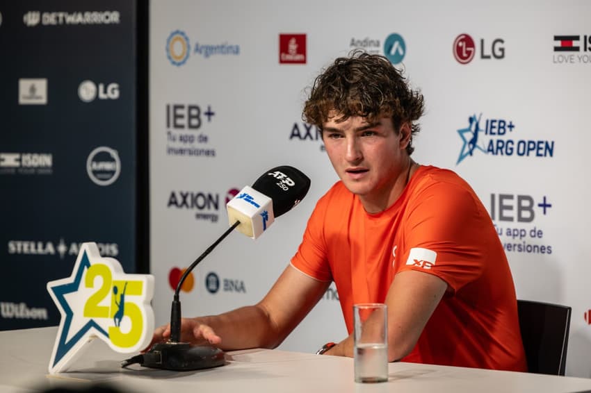 João Fonseca em entrevista coletiva(Foto: argentinaopentennis/ Ieb+ArgentinaOpen)