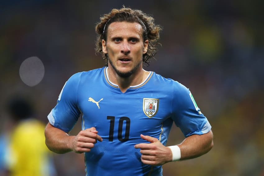 diego-forlan-jogando-pelo-uruguai