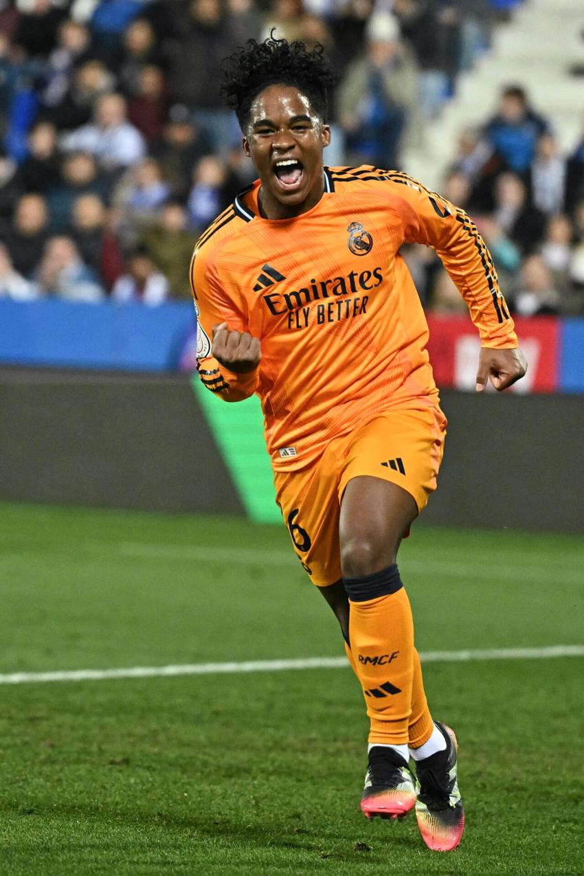 Endrick comemora gol pelo Real Madrid (Foto: Javier Soriano/AFP)