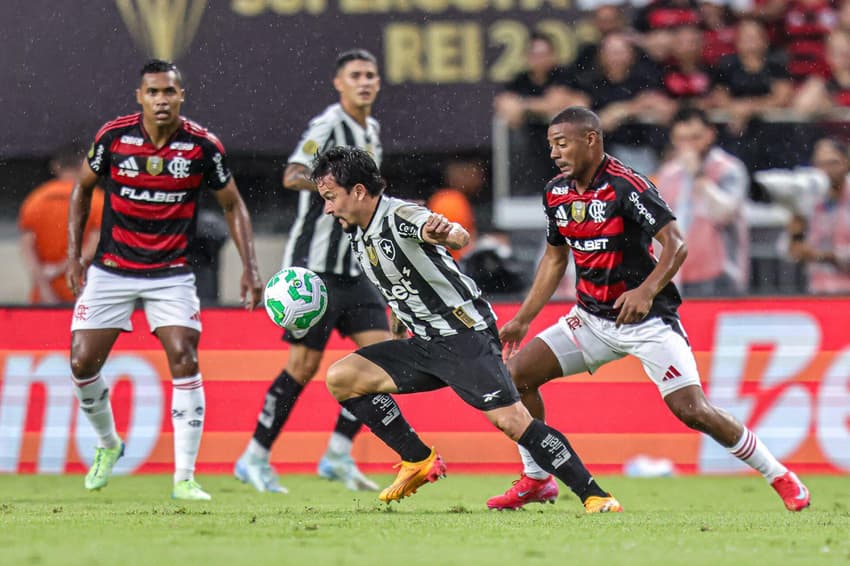 Belem, Brazil. 03rd Feb, 2025. PA – BELEM – 02/02/2025 – SUPERCUP 2025, FLAMENGO x BOTAFOGO – Arthur, Botafogo player during the match against Flamengo at the Mangueirao stadium for the 2025 Super Cup championship. Photo: Fernando Torres/AGIF (Photo by Fe