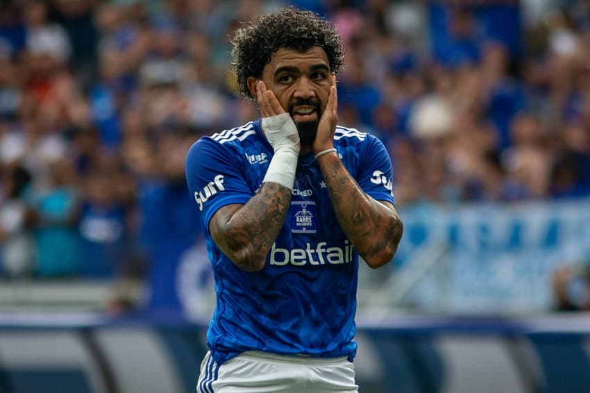 Gabigol no clássico entre Cruzeiro e Atlético-MG no Mineirão