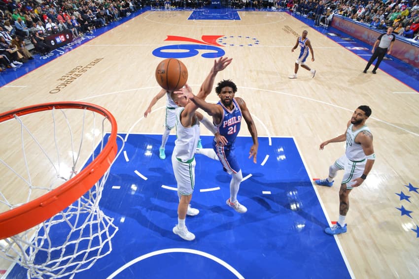 Joel Embiid pelo Philadelphia 76ers 