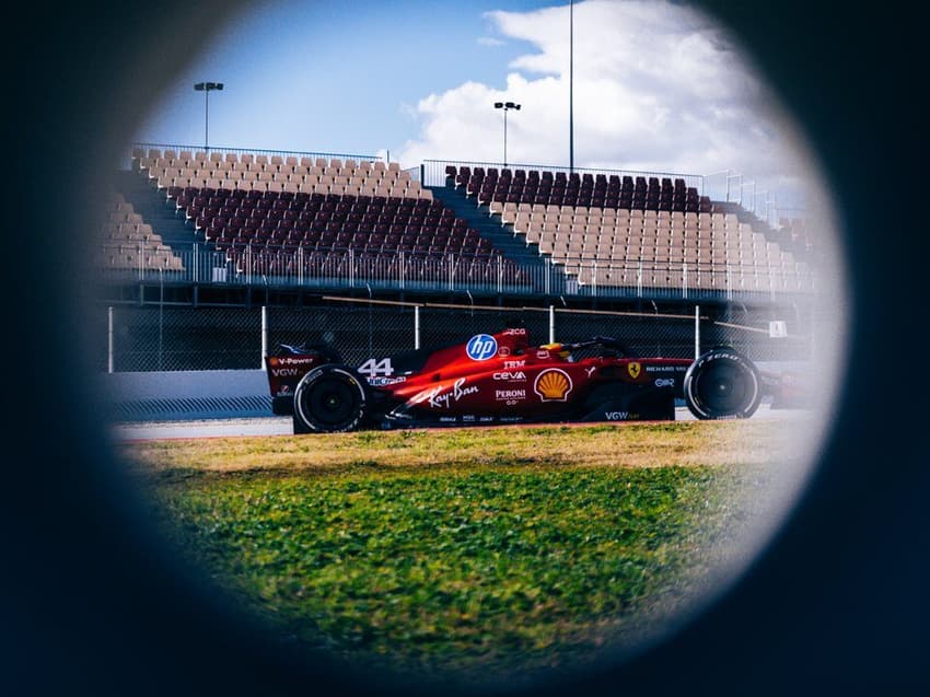 lewis-hamilton-ferrari