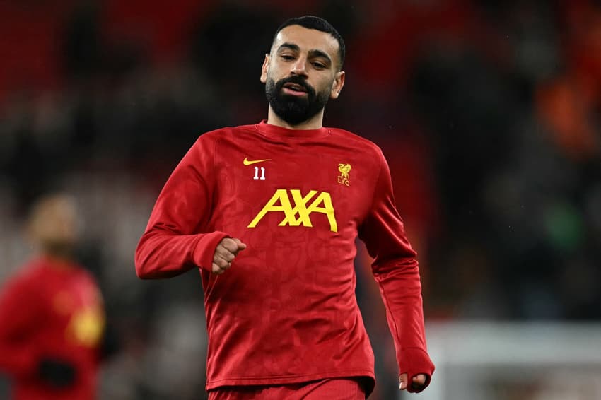 Salah no aquecimento do jogo do Liverpool contra Newcastle