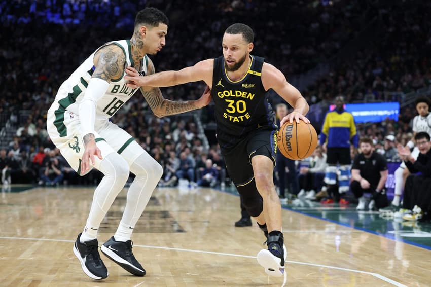 Golden State Warriors v Milwaukee Bucks  Stephen Curry em Warriors x Bucks