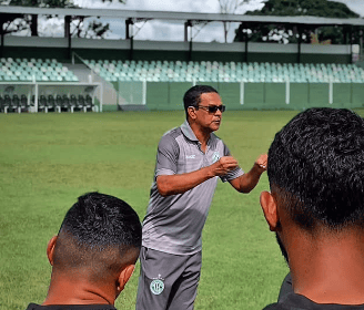 Técnico Reginaldo França, do Tocantinópolis (Foto: Reprodução Instagram/Tocantinópolis EC)