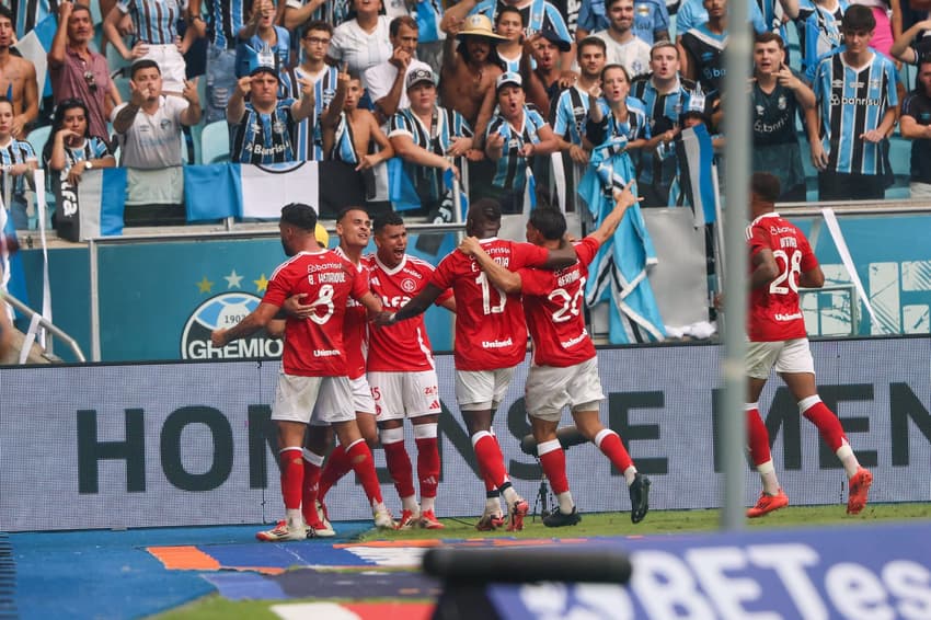 Legenda: RS - PORTO ALEGRE - 08/03/2025 - GAÚCHO 2025, GRÊMIO X INTERNACIONAL - Foto: Liamara Polli/AGIF