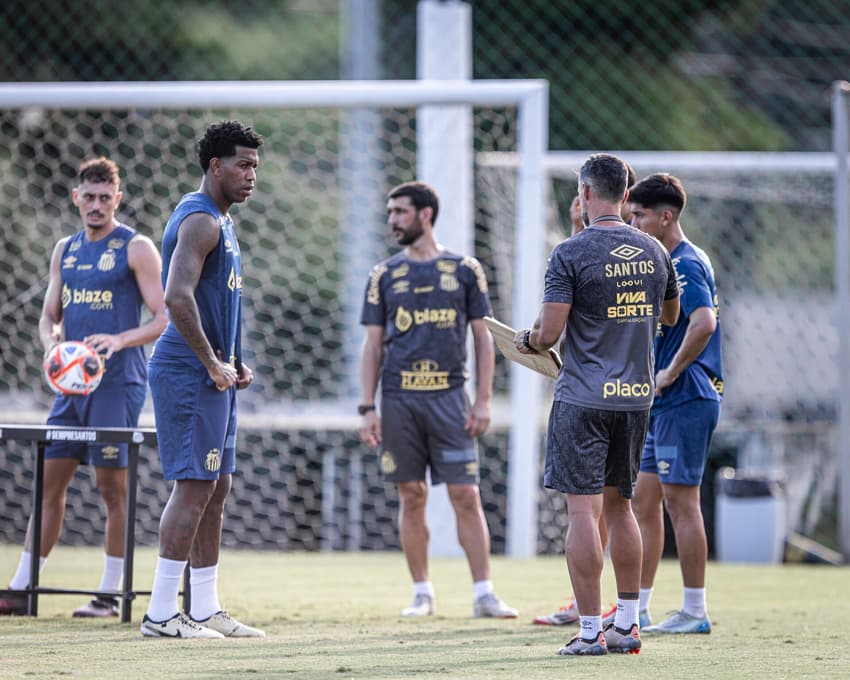 O Santos finalizou a preparação para o duelo contra o Corinthians no CT Rei Pelé. (Foto: Raul Baretta/ Santos FC)