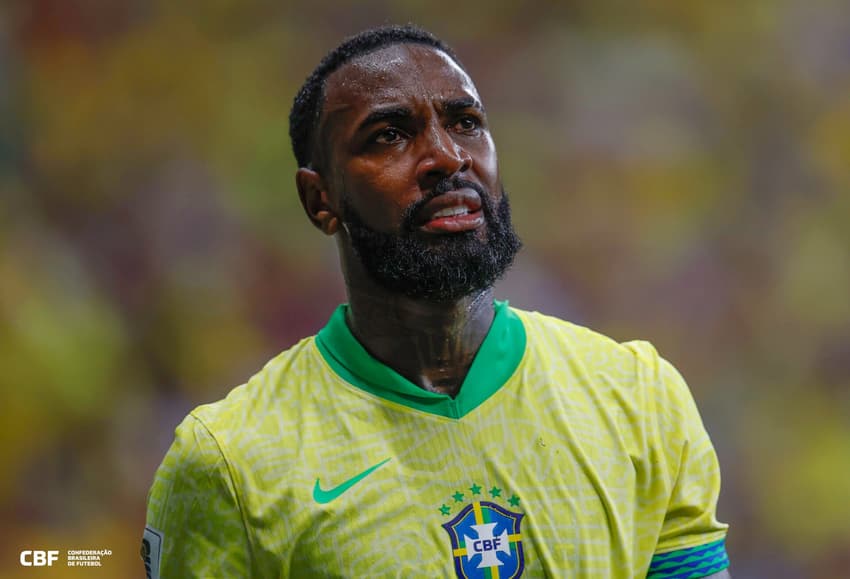 Gerson, do Flamengo, durante a partida contra a Colômbia (Foto: Rafael Ribeiro/CBF)