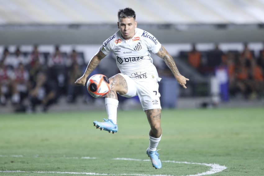 Santos tem mais dois jogadores convocados para as Eliminatórias da Copa