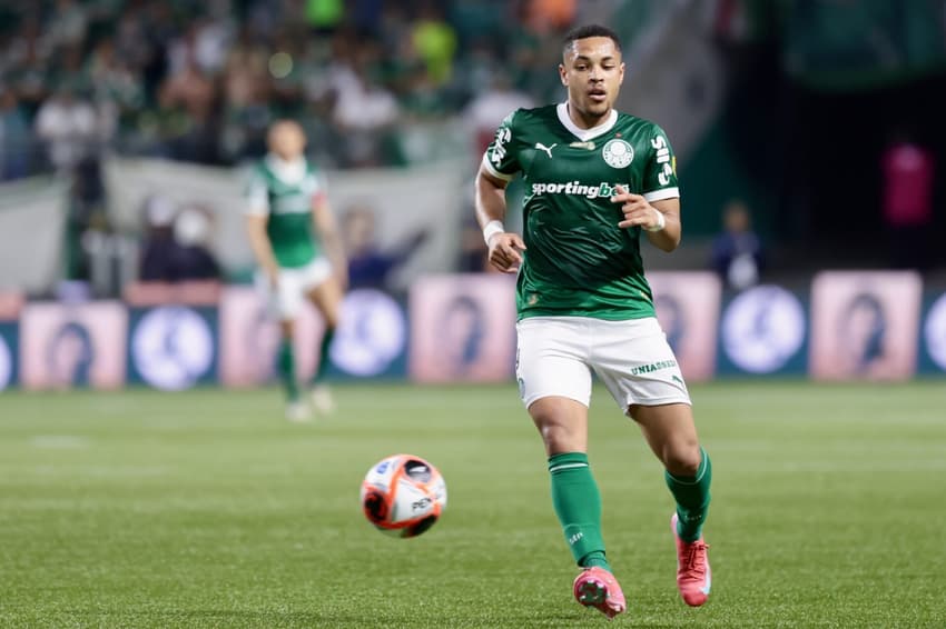 Vitor Roque, atacante do Palmeiras