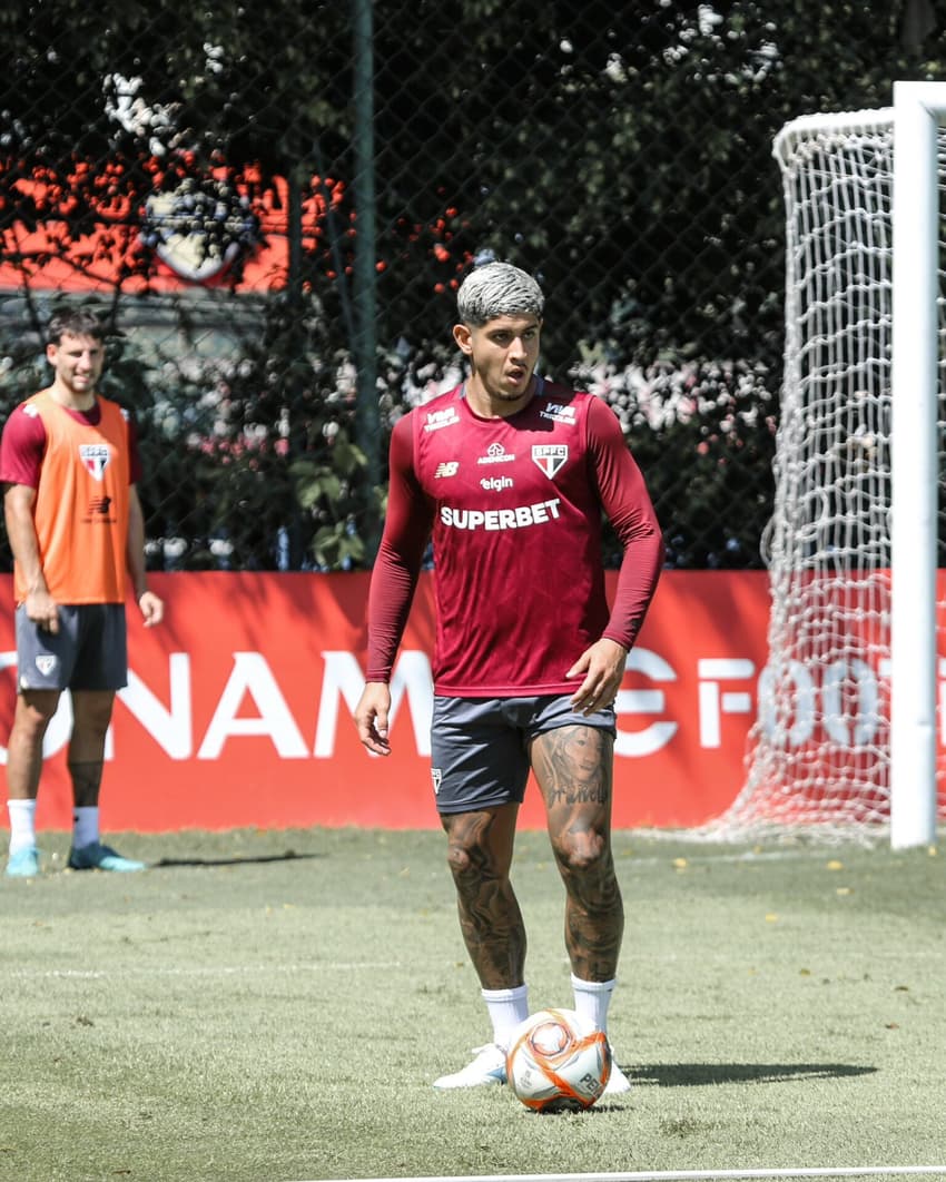 Alan Franco em treino do SPFC