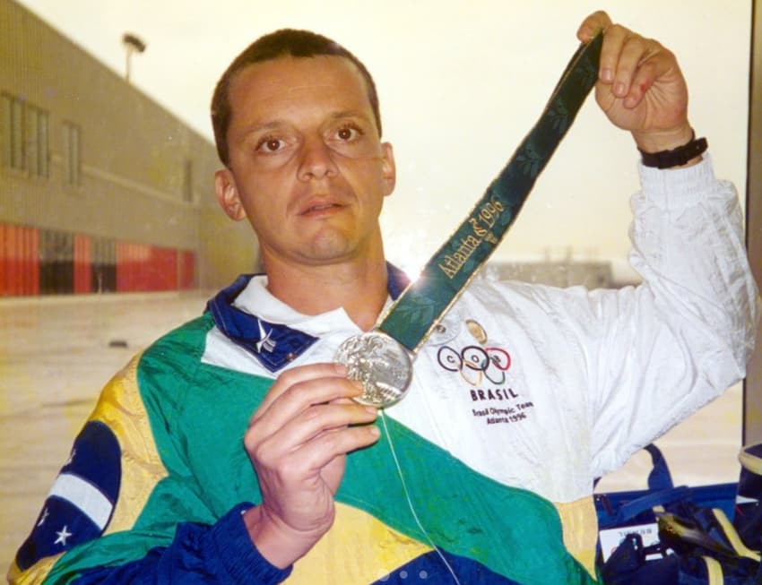 Miguel Angelo da Luz conquistou uma medalha de prata como técnico da Seleção (Foto: Reprodução/Basquete da Luz)