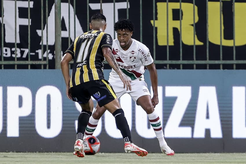 Keno encara MV no confronto entre Fluminense e Volta Redonda, pelo Campeonato Carioca