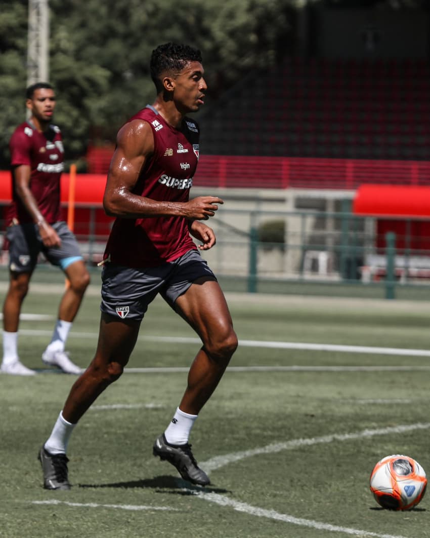 Luiz Gustavo treino