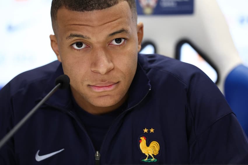 Mbappé concede coletiva em seu retorno à França para jogos da Liga das Nações contra a Croácia