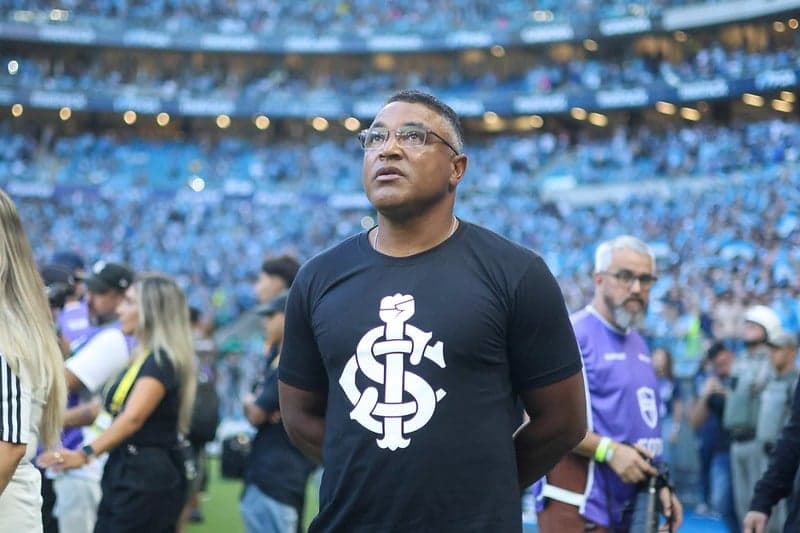 Técnico do Internacional Roger Machado usa camisa como protesto antirracista (foto: flickr SC Internacional)