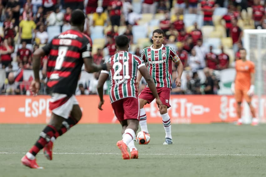 Thiago Silva durante jogo entre Fluminense e Flamengo, pela final do Carioca