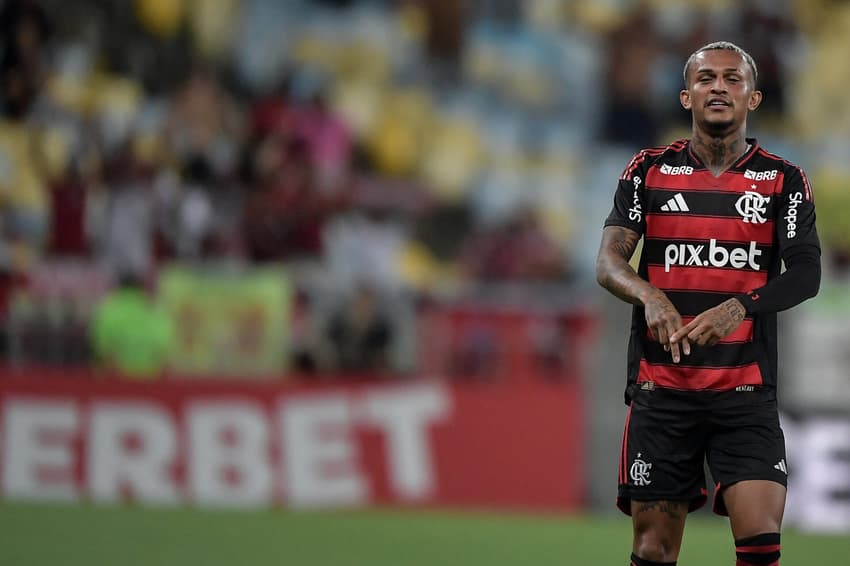 Wesley em Fluminense x Flamengo . (foto: Thiago Ribeiro/AGIF)