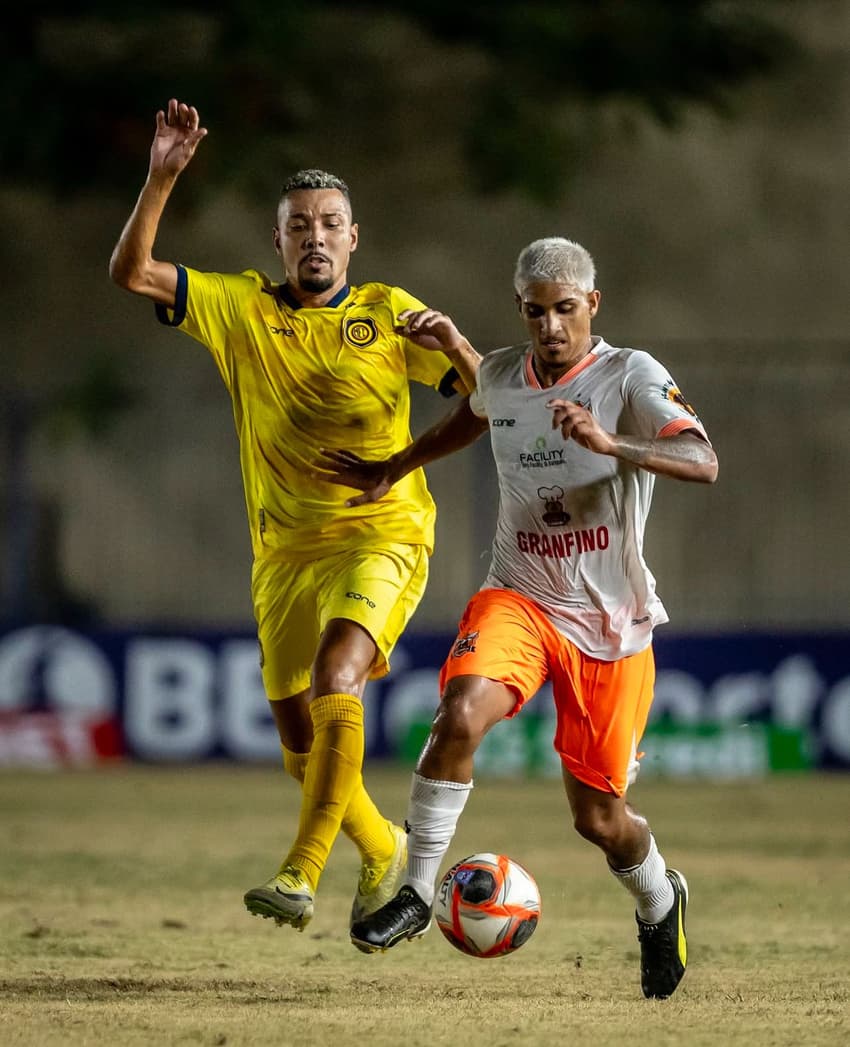 Nova Iguaçu e Madureira pela ida da semfinal da Taça Rio. (Foto: Vinicius Gentil)